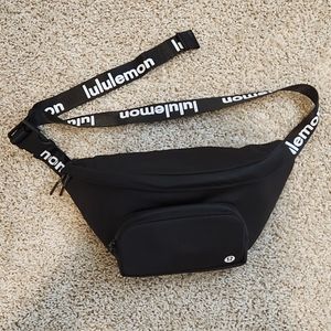lululemon athletica Black Crossbody/Fanny Pack
